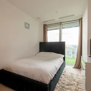 https://canary-luxe-apartment.cambridgehotelsuk.com